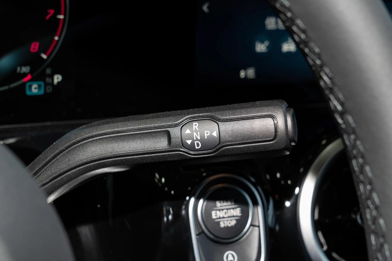 Mercedes-Benz GLA 200 MERCEDES BENZ GLA200 1.3L TURBO FULL OPTION MODEL 2025