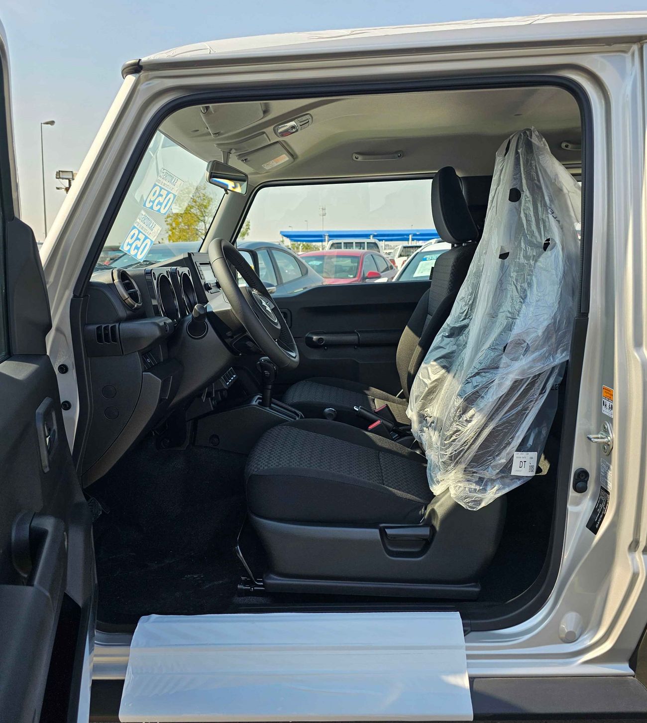 Suzuki Jimny GLX, 1.5L V4  PETROL / All Grip off Road / 4WD (CODE # JY15GL)