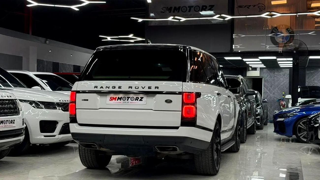 لاند روفر رينج روفر LWB HSE P360 3.0L VOGUE GCC SPECS FULLY ORIGINAL PAINT AND FULL SERVICE HISTORY AGENCY