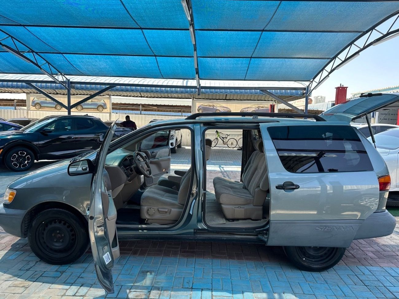 Toyota Sienna 1999 3.0L 7seat