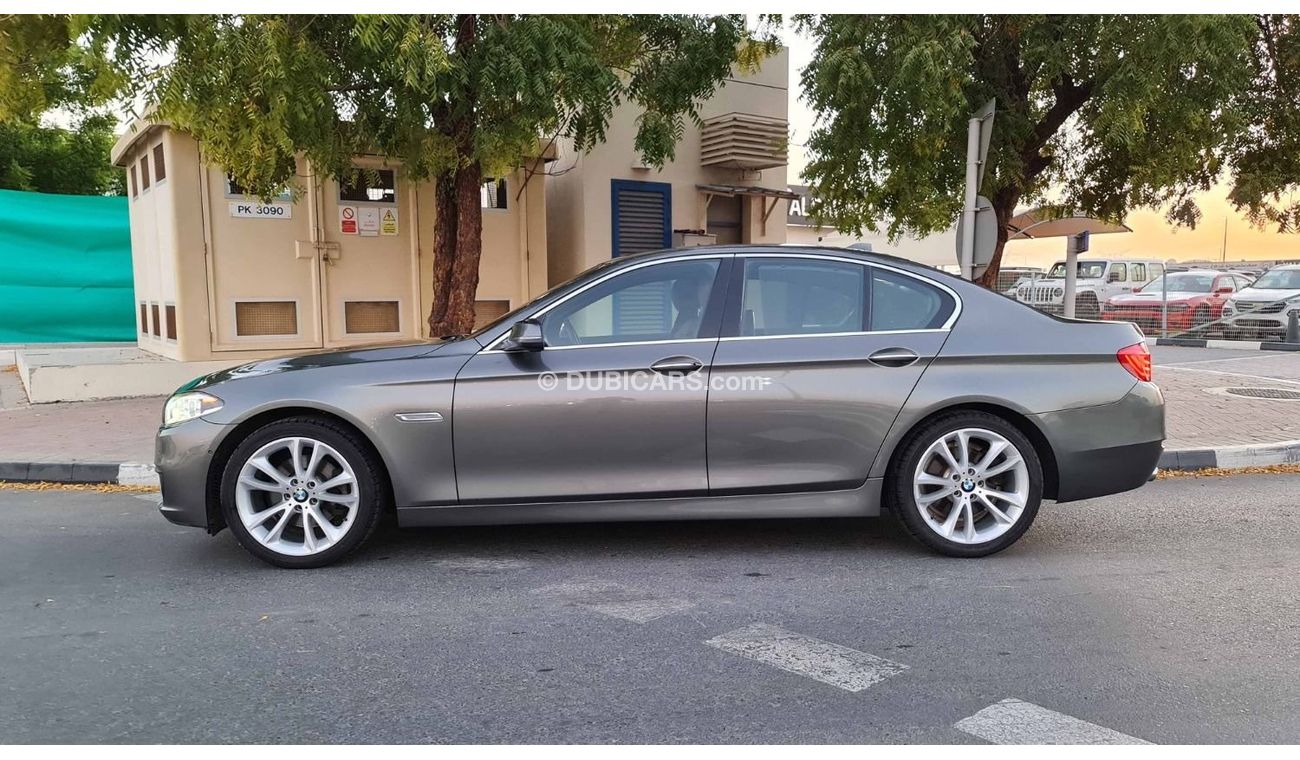 BMW 528i Luxury Line 2.0L Turbo 2015 Agency Warranty Full Service History GCC