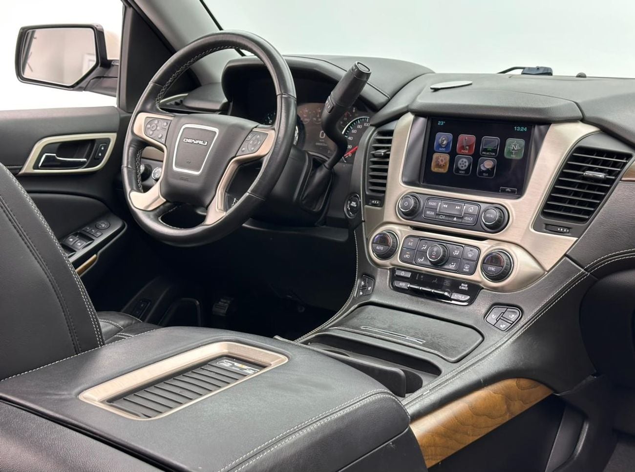 جي أم سي يوكون 2020 GMC Yukon Denali, 1 Year Warranty Unlimited Km, 07/2026 GMC Service Contract, GMC FSH, GCC