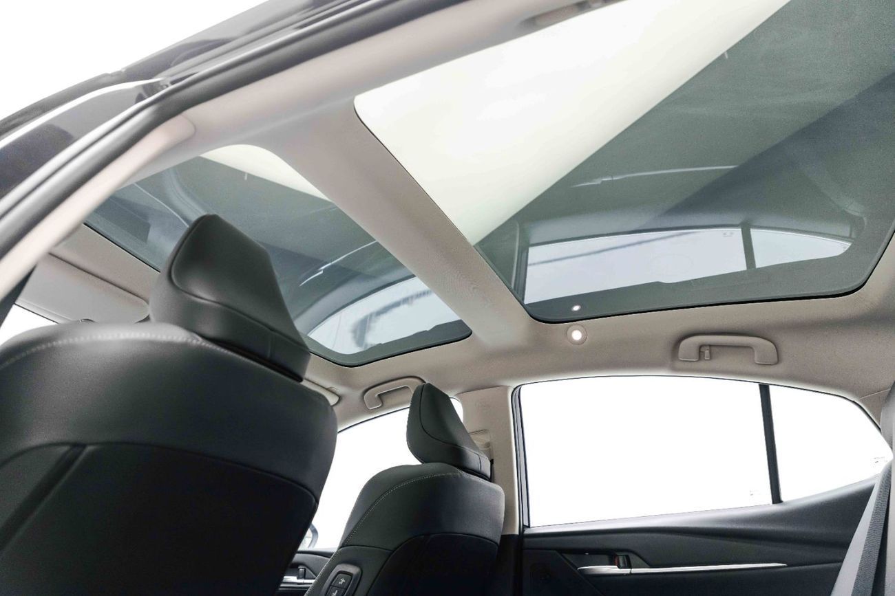 تويوتا كامري Premium 2.5L - Hybrid - Black Inside Black | Export Only