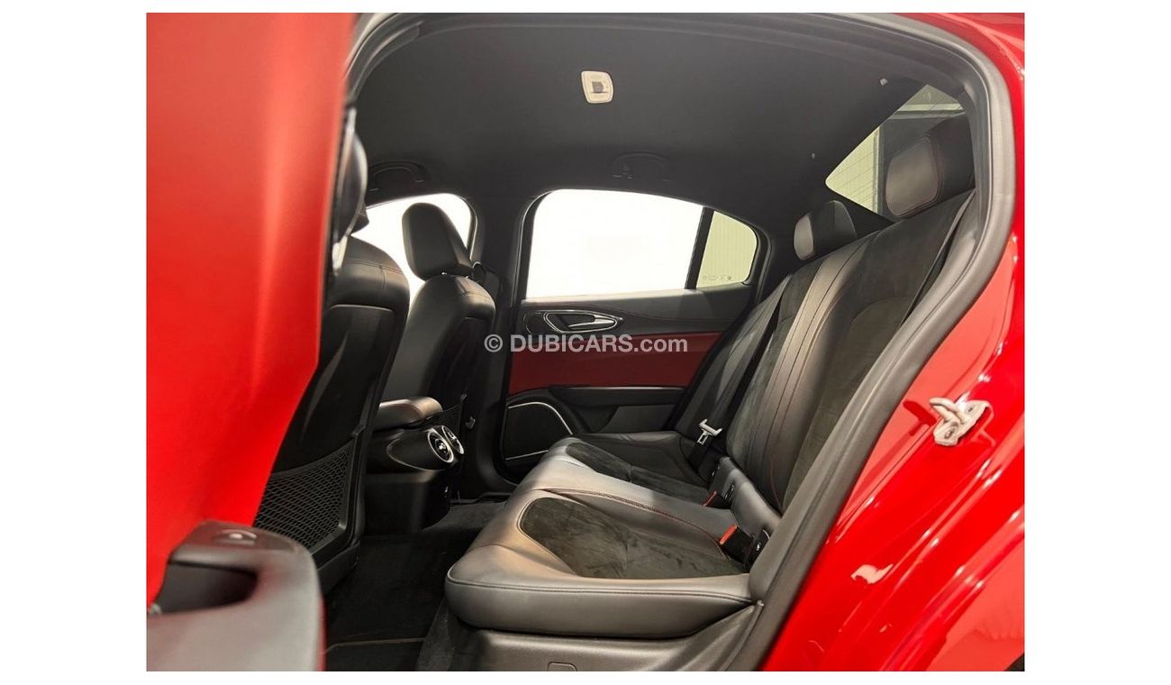 Alfa Romeo Giulia 2018 Alfa Romeo Giulia Quadrifoglio, Full Service History, Warranty, GCC