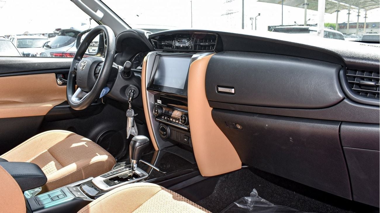 تويوتا فورتونر SR5 2.7L