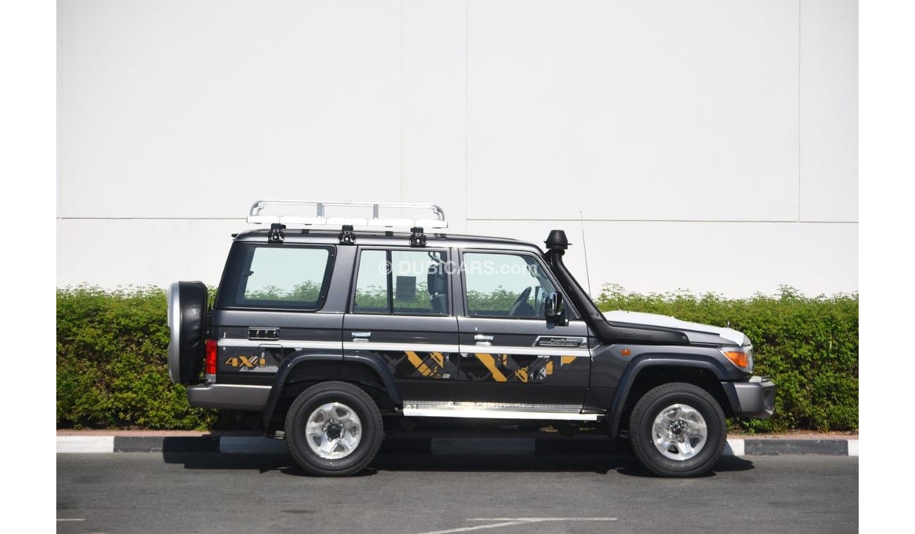 تويوتا لاند كروزر 70 76 V8 4.5L Diesel MT- Full option (Export only)