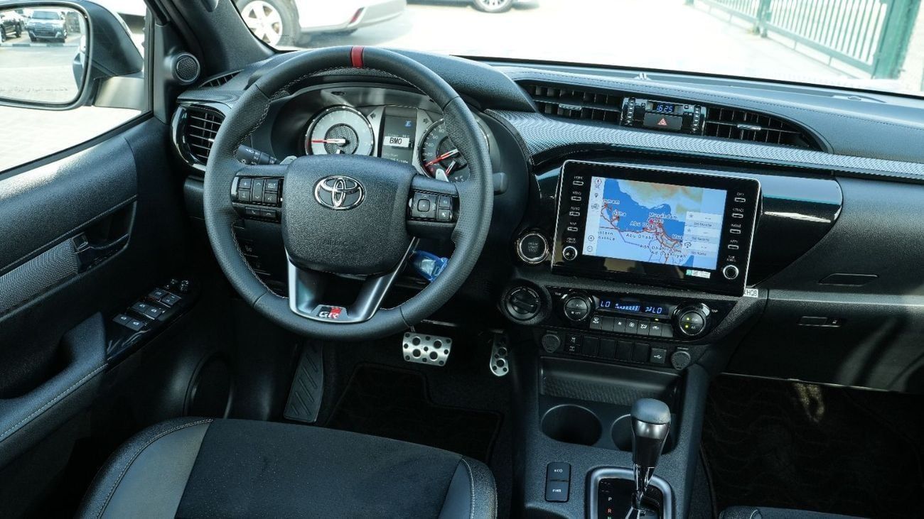 تويوتا هيلوكس GR Sport 4.0L
