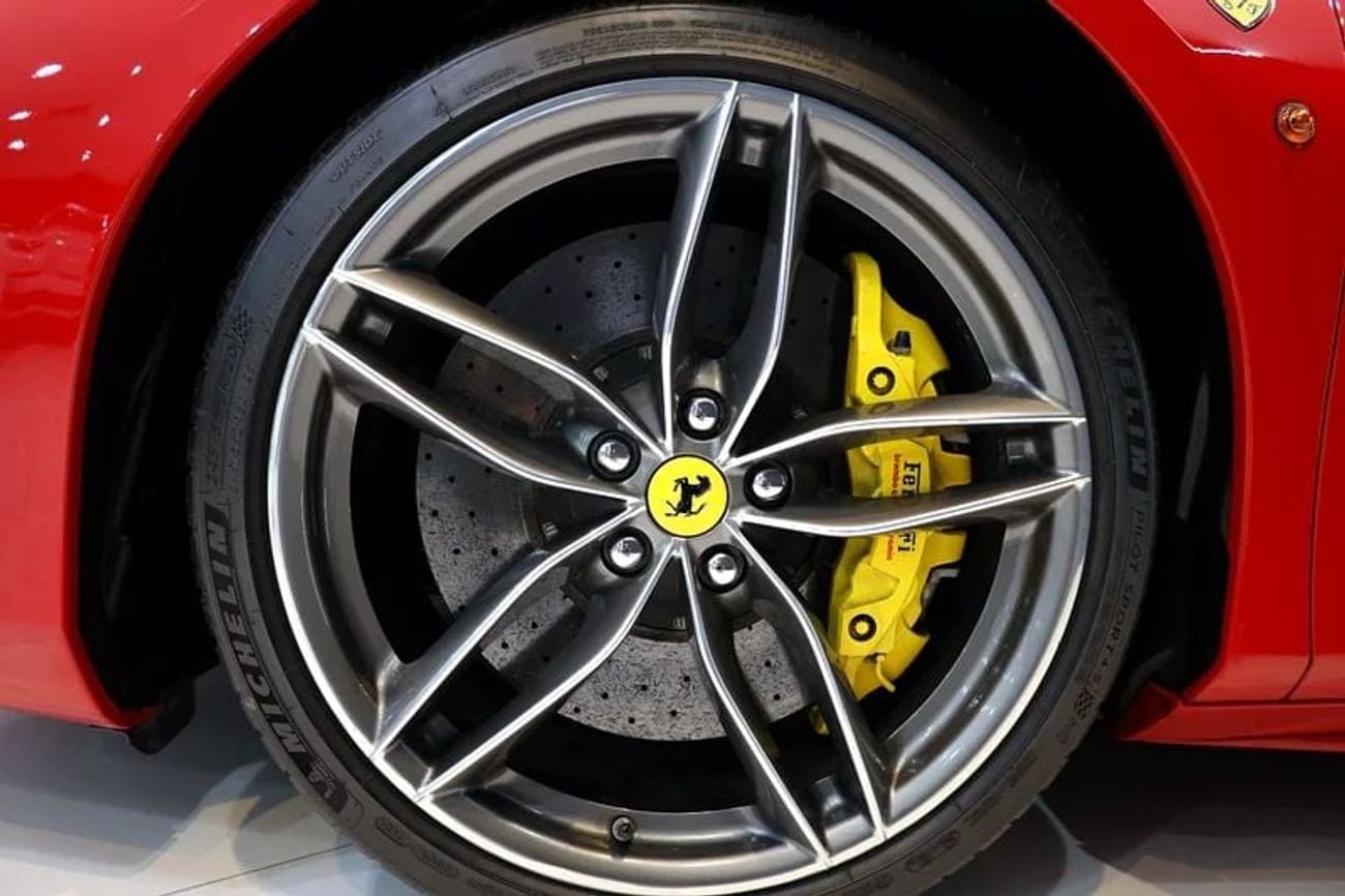 فيراري 488 سبايدر STD 2017 Ferrari 488 Spider, Carbon Exterior/Interior, Passenger Display, GCC Specs!!