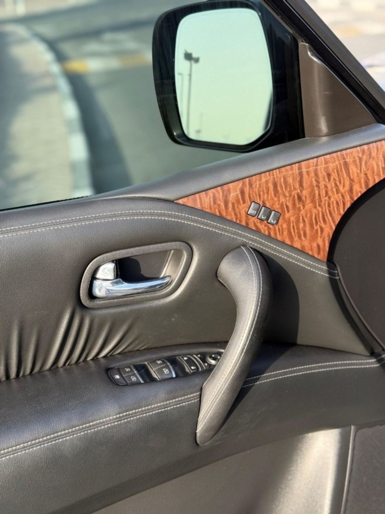 Nissan Armada SL 4WD