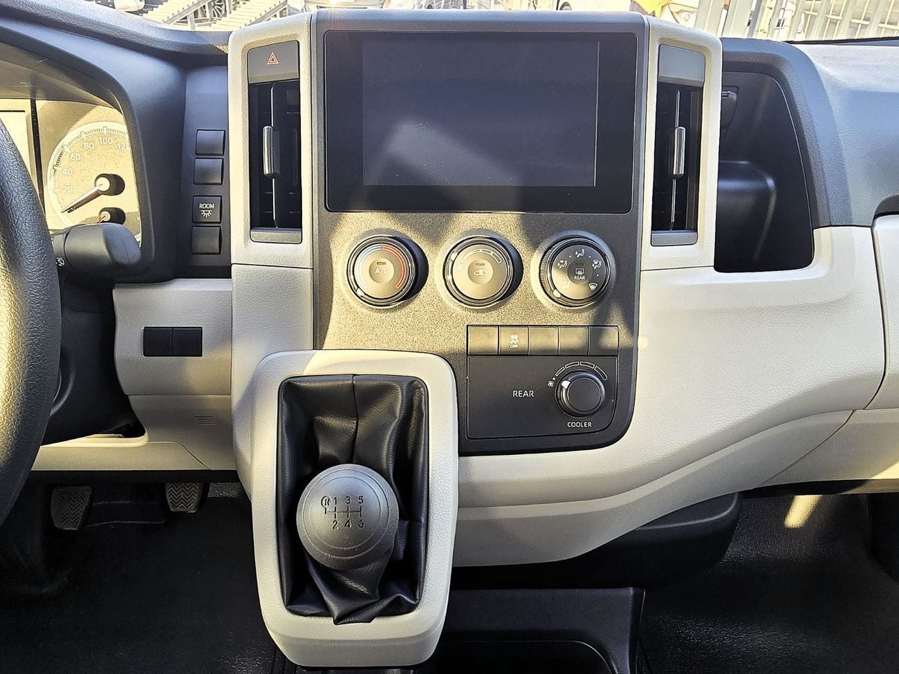 تويوتا هاياس GL Toyota Hiace High Roof Black Bump 3.5l M/T White color With MoonRoof 2026