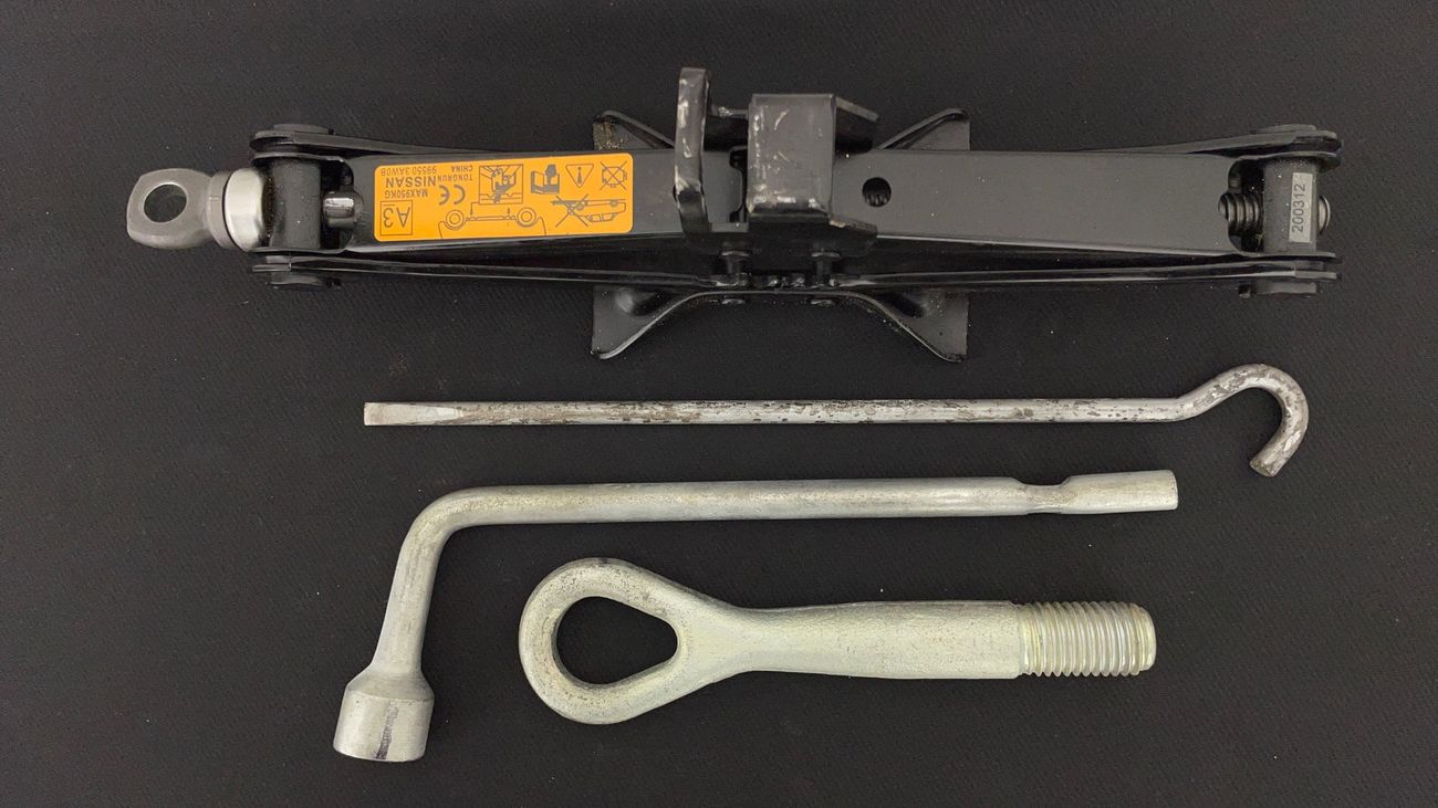 Nissan Sunny SV 1.5 | Zero Down Payment | Home Test Drive