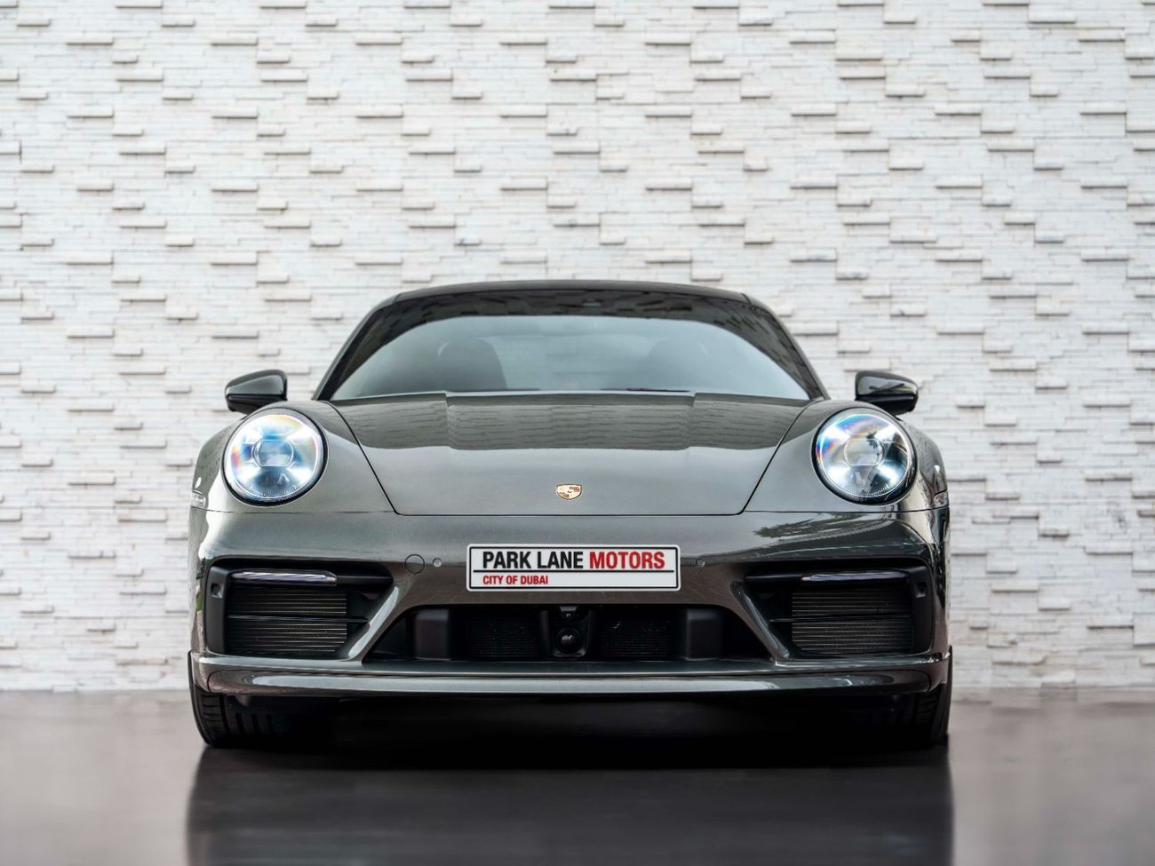 Porsche 911 Carrera 3.0L (444 HP) Coupe