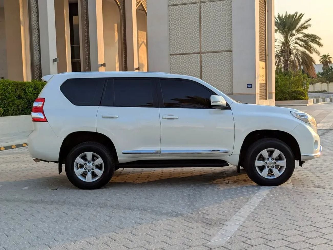 Toyota Prado EXR 2016 V4 GCC specs Excellent Condition