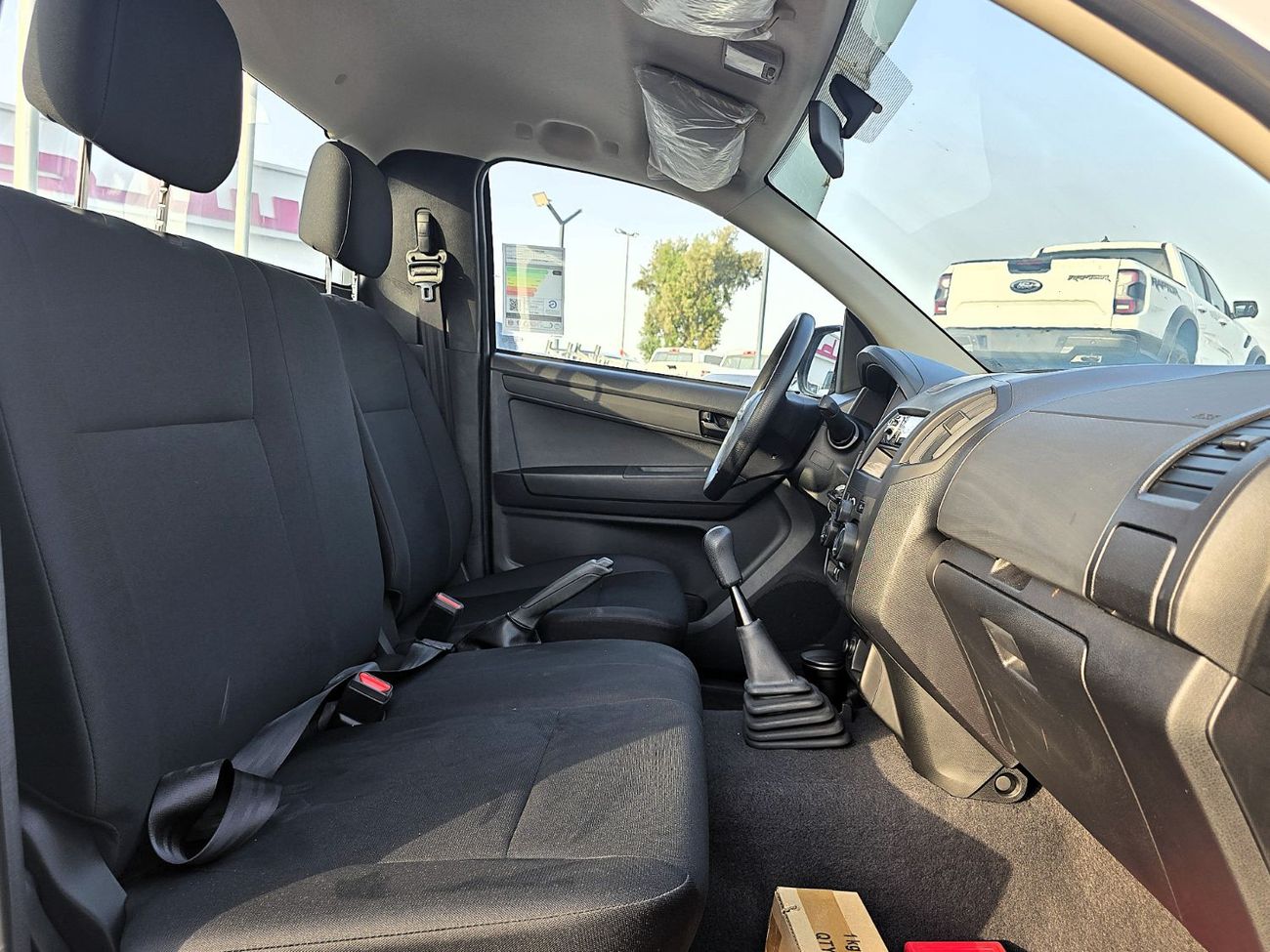 Isuzu D-MAX ISUZU DMAX S.C STD 1.9L DieselL M/T 2Doors White Color 2025 Model