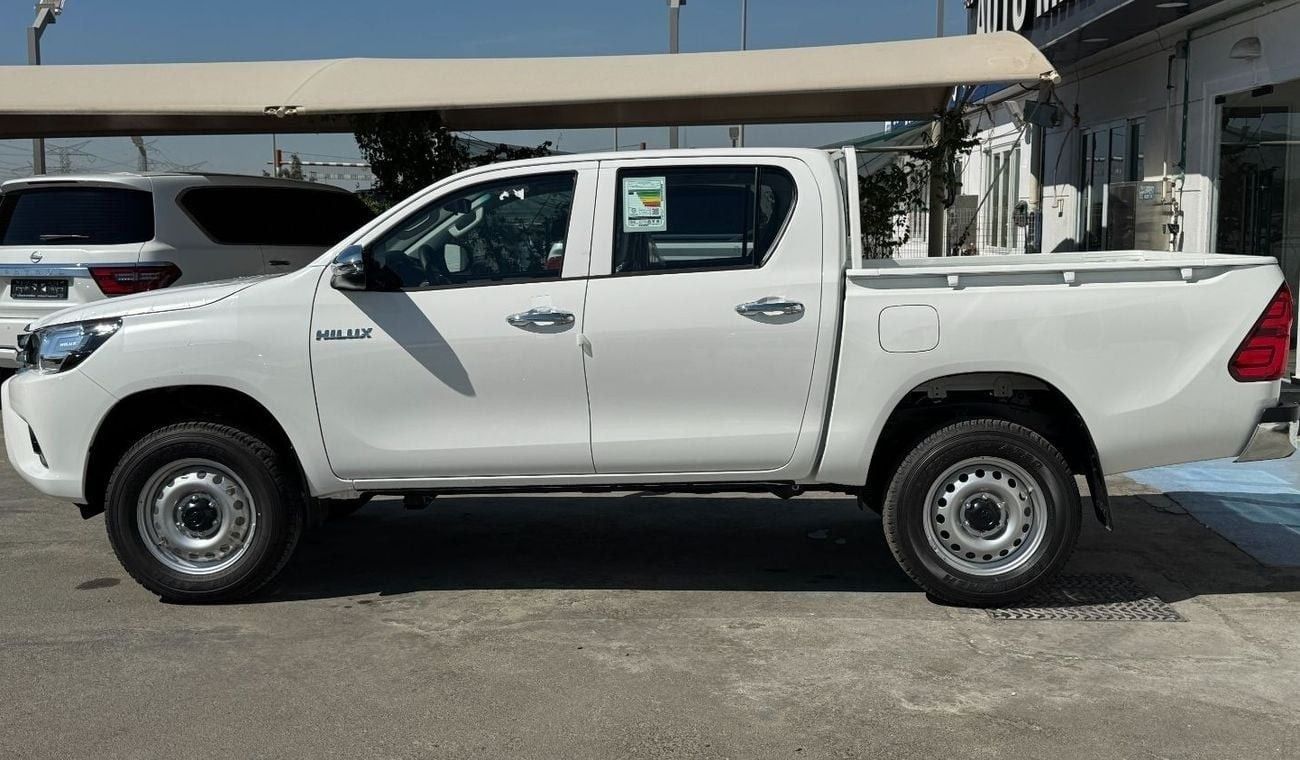 تويوتا هيلوكس TOYOTA HILUX DOUBLE CABIN MT DLX 2.4 MT 4x4 6 SEATER