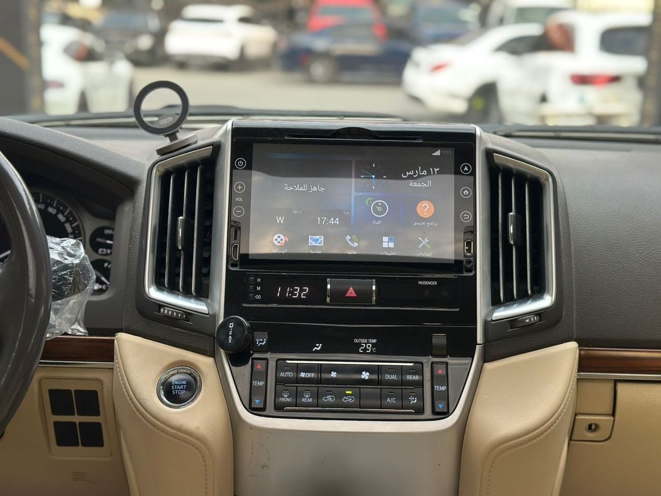 Toyota Land Cruiser VXR 4.6L 4WD