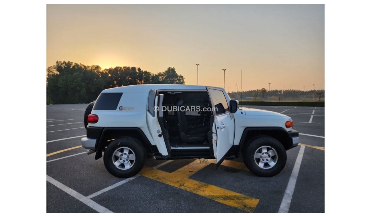 Toyota FJ Cruiser GCC specifications