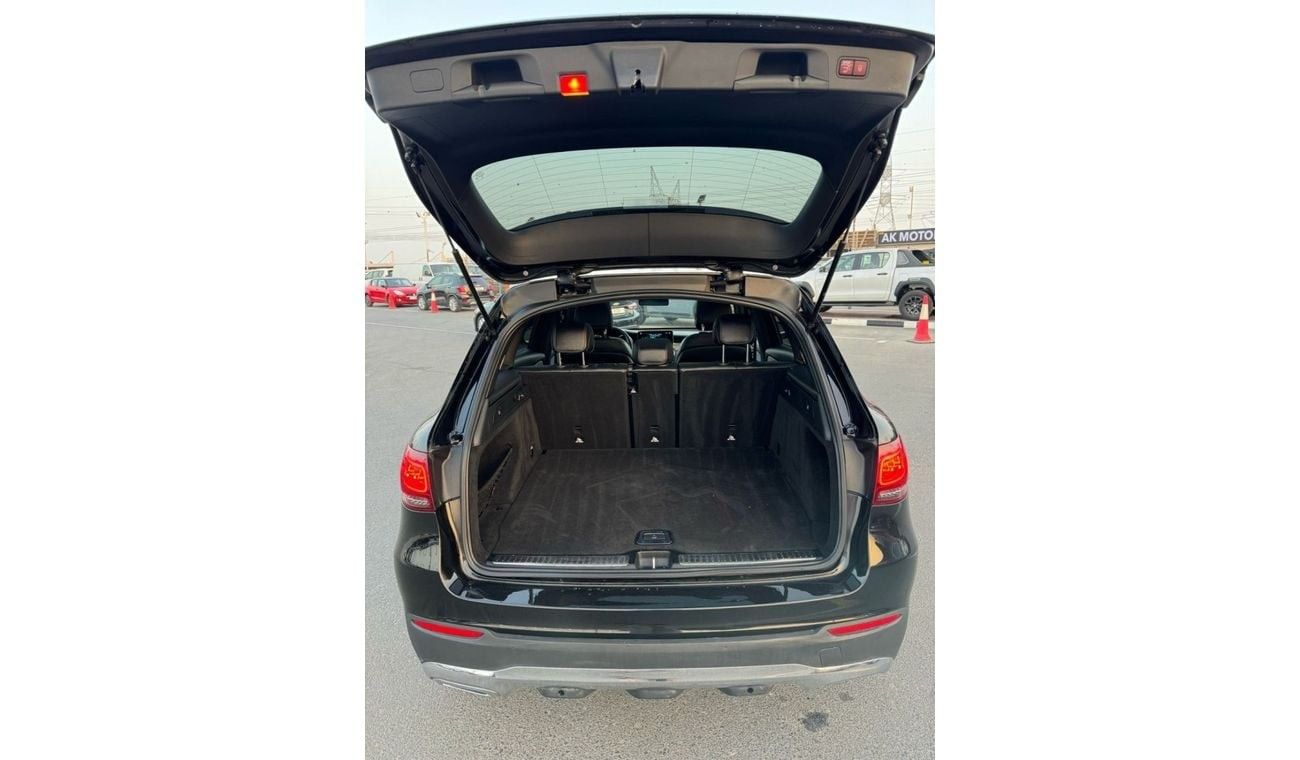 مرسيدس بنز GLC 300 4MATIC