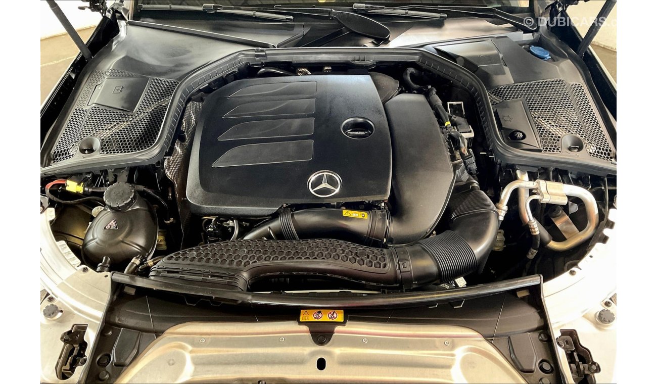 مرسيدس بنز C200 Premium (AMG Line)