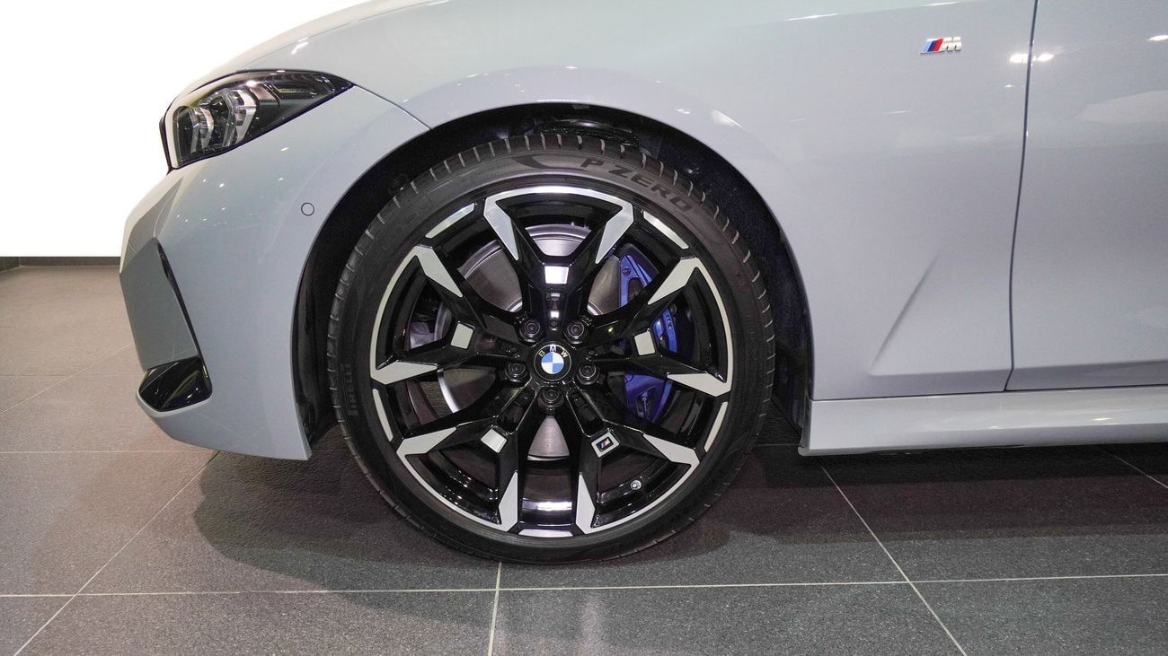 بي أم دبليو 330i M Kit