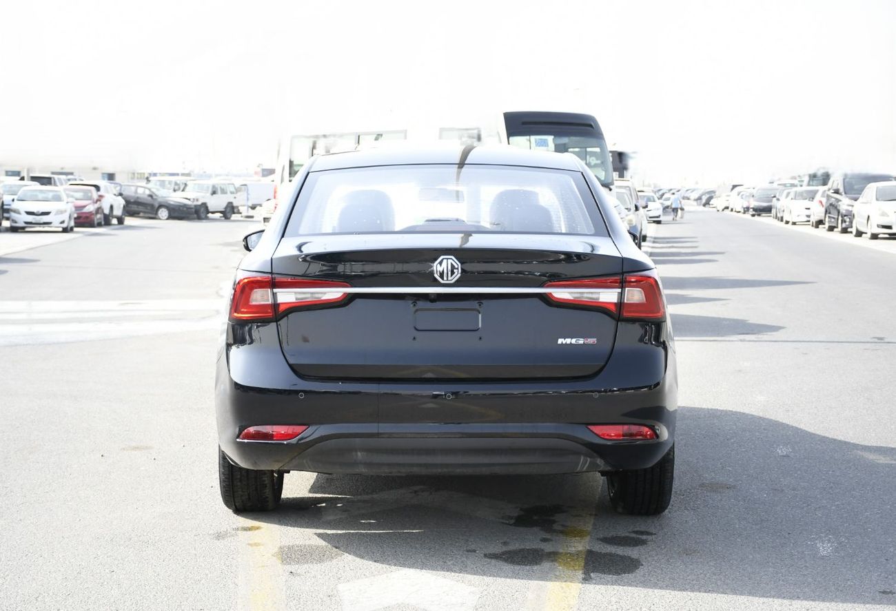 MG 5 2025 MG 5 1.5L Deluxe Edition is the top-tier variant