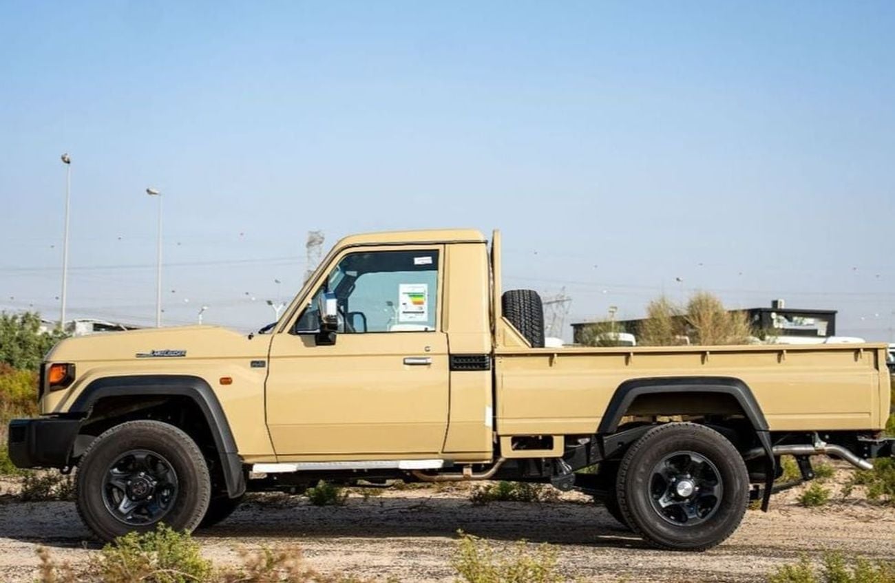 تويوتا لاند كروزر بيك آب Toyota Land Cruiser Pickup 4.0L Manuel 2025 4WD
