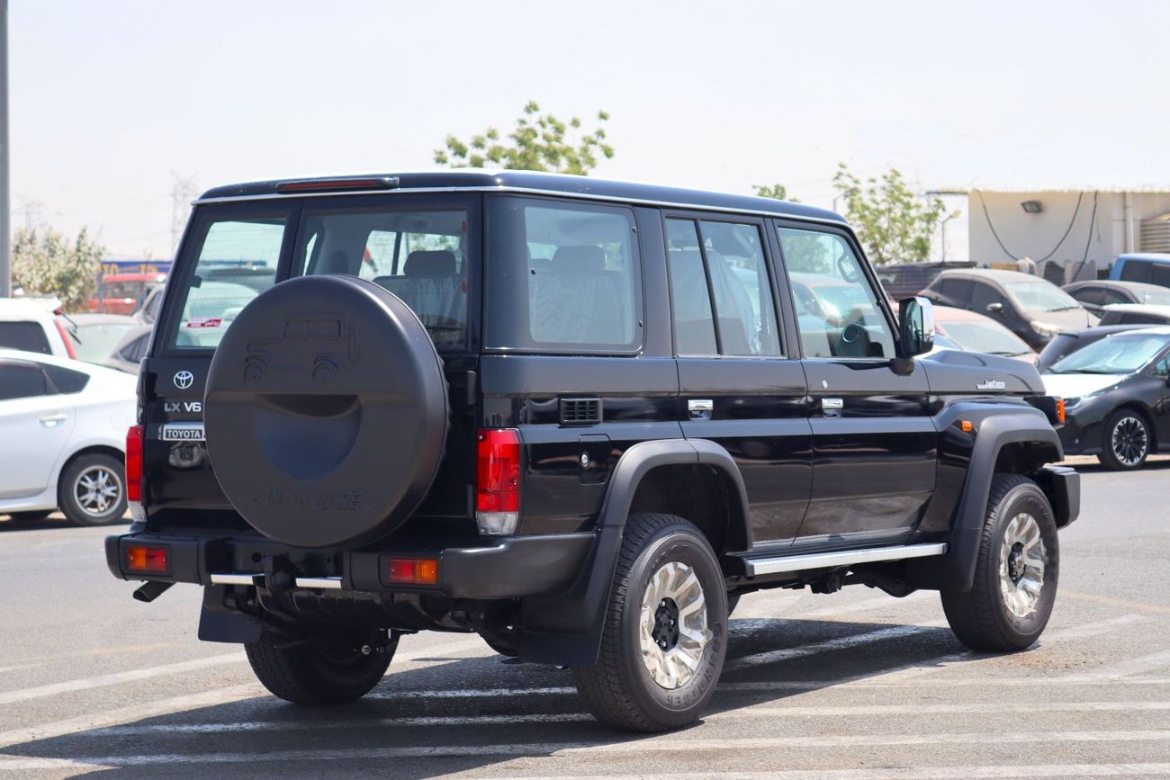 Toyota Land Cruiser 70 LC 76 | LX | 4.0L | V6 Automatic | GCC Specification
