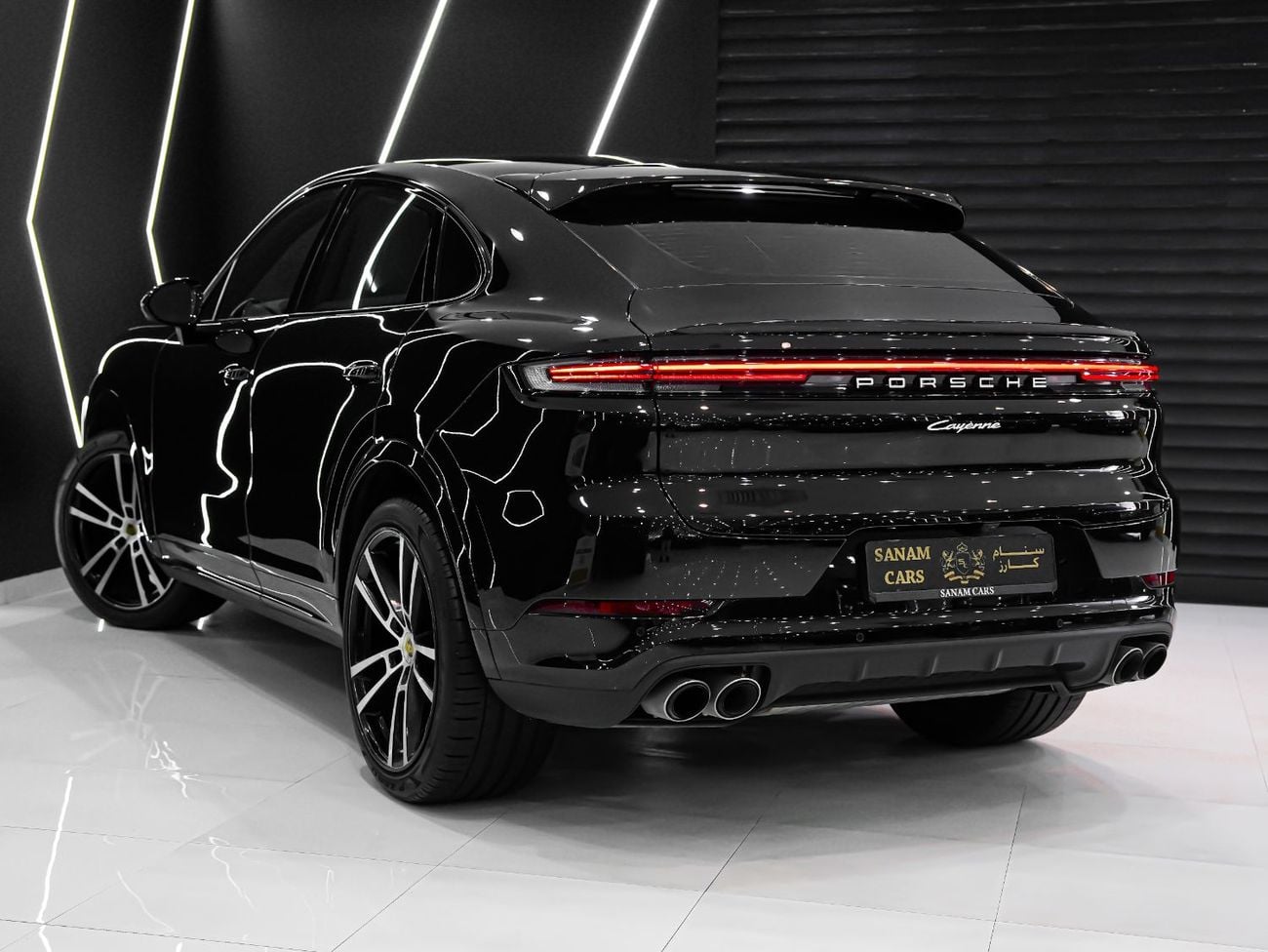 Porsche Cayenne COUPE, Carbon Interior, Panoramic Roof, Sport Chrono, Al Nabooda Warranty!!