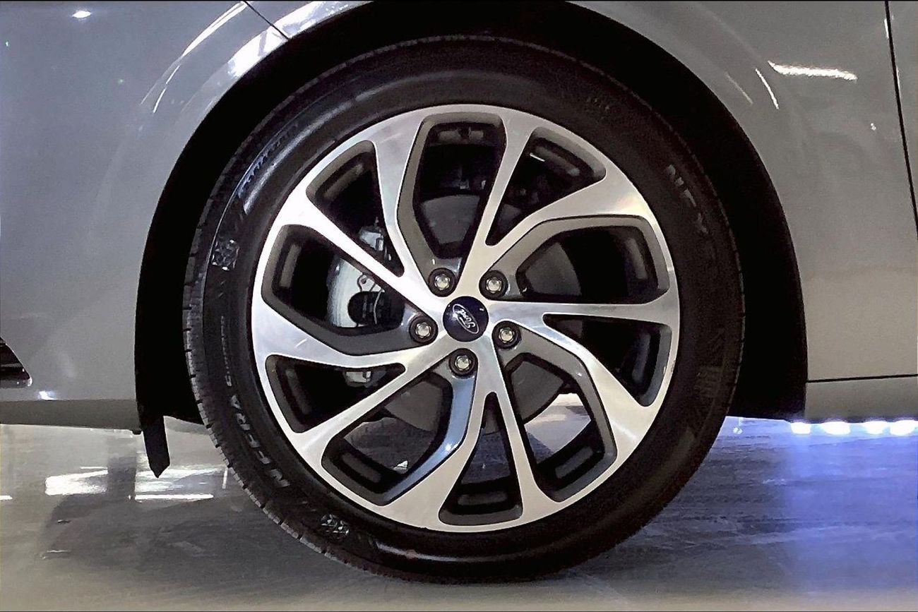 فورد توروس Titanium | National Day Celebration | شامل الضمان | 0 ﺪﻔﻋﺓ ﺃﻮﻟﻯ