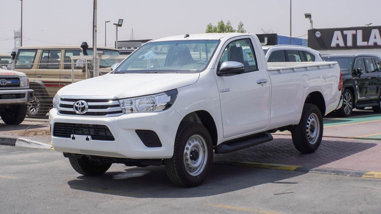 تويوتا هيلوكس GLX 2.4L DIESEL 4WD M/T
