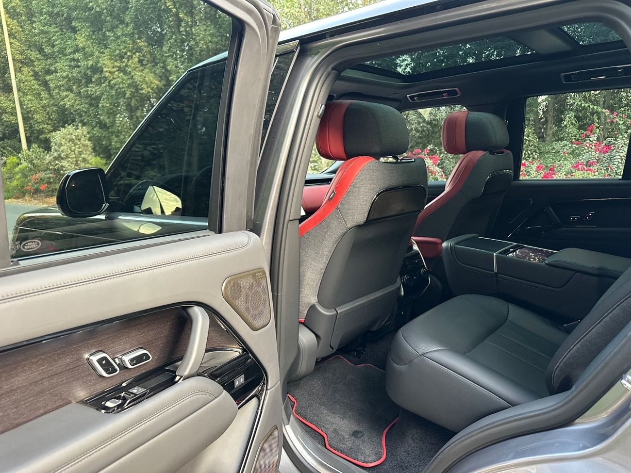 Land Rover Range Rover LWB SV P615 4.4L | 2023 Range Rover Vogue SV | Luxury SUV | 21,000 KM | Perfect Condition