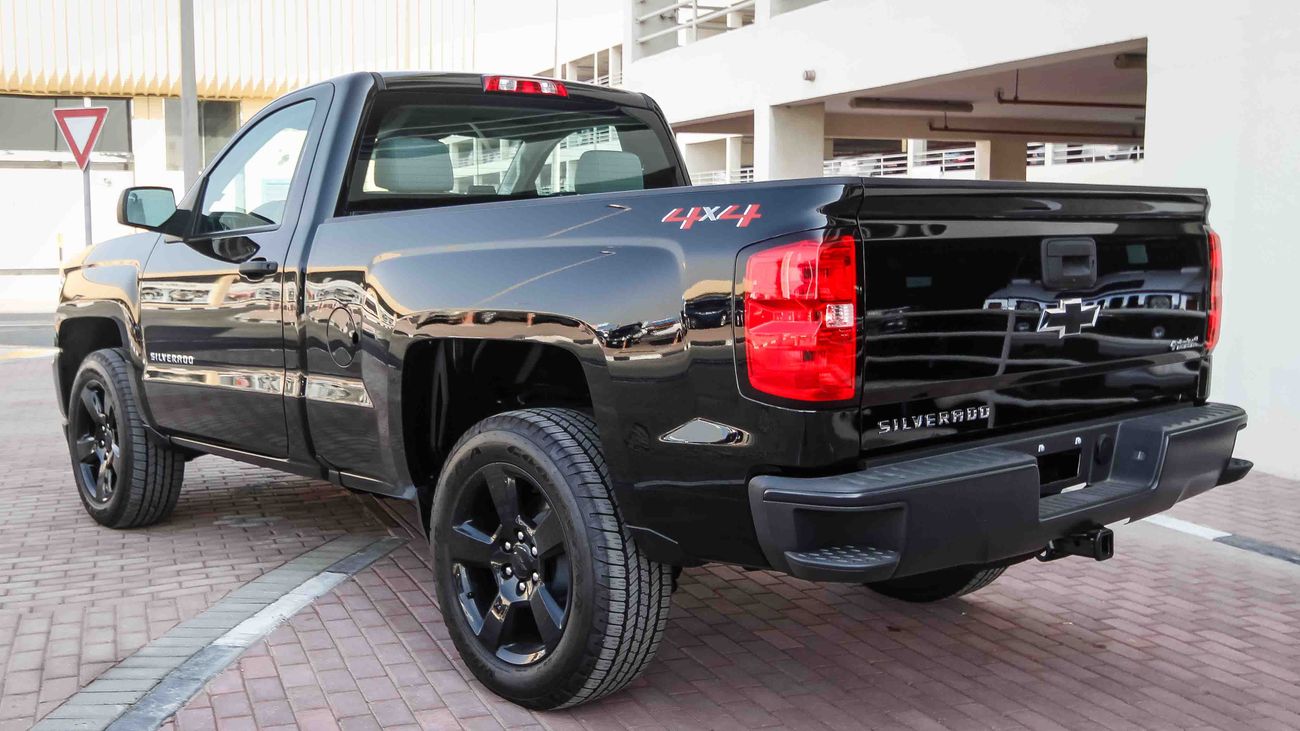 Chevrolet Silverado Black Edition