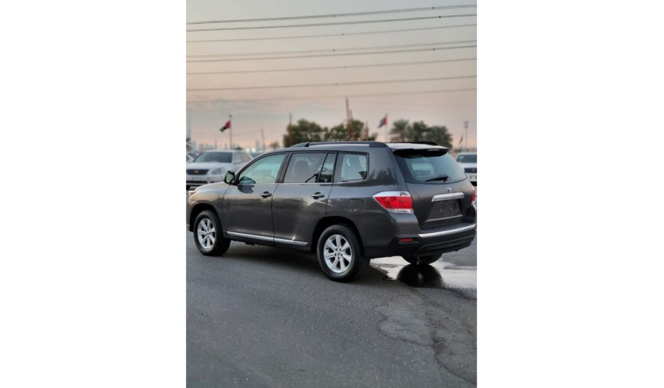 تويوتا هايلاندر TOYOTA HIGHLANDER CLEAN CAR