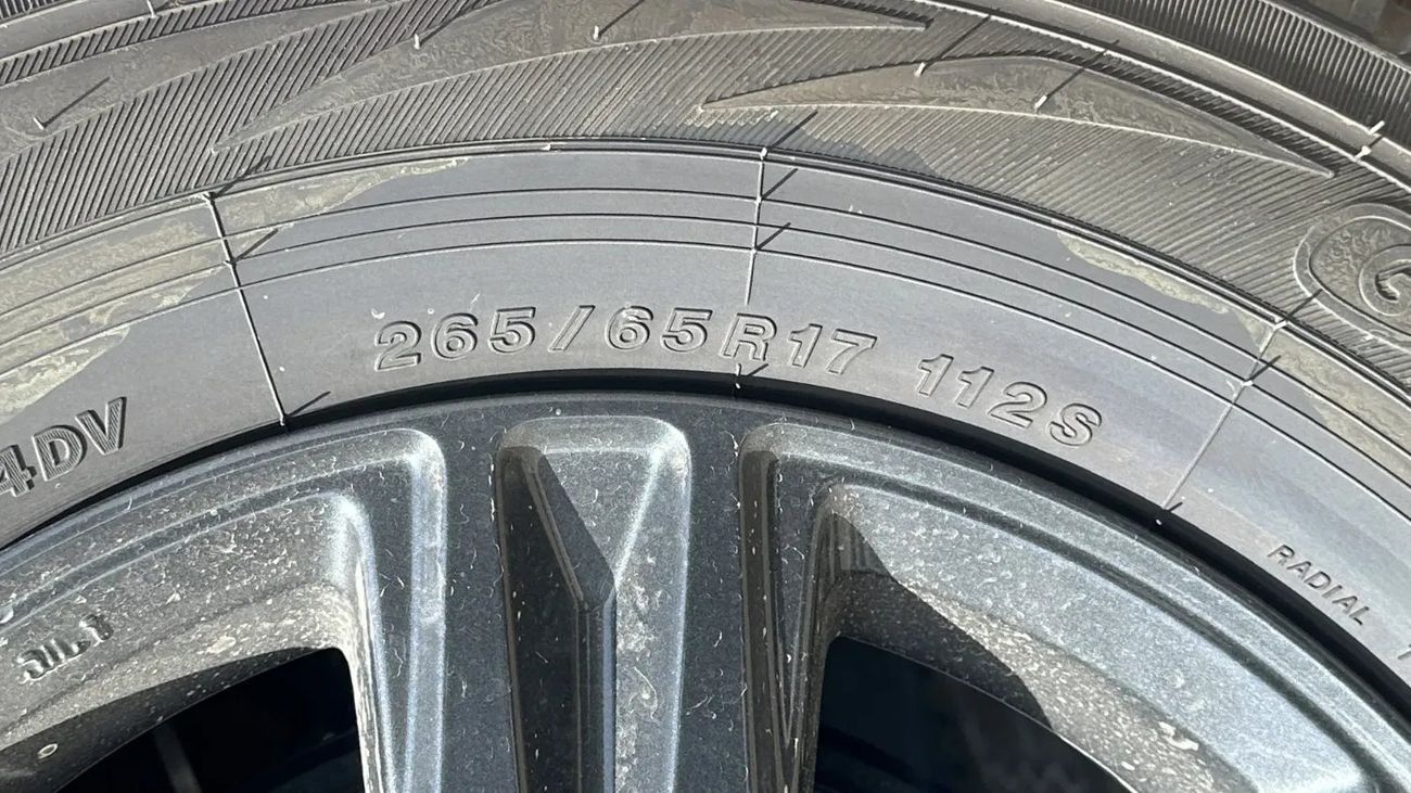 Toyota Hilux Petrol DC 4WD 2.7L LS6 HIGH AT