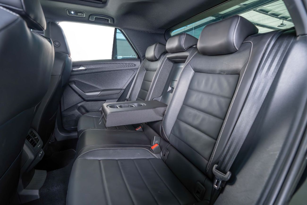 فولكس واجن T ROC R-line 1.4L