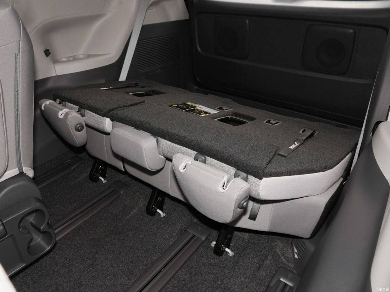 Toyota Sienna 2023 Toyota Sienna 2.5L Comfort Hybrid