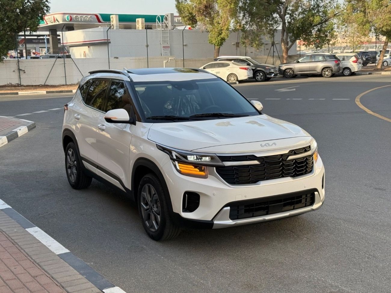 كيا سيلتوس 2024 LX 1.6L (138HP) SUNROOF FULL OPTION CANADA SPEC