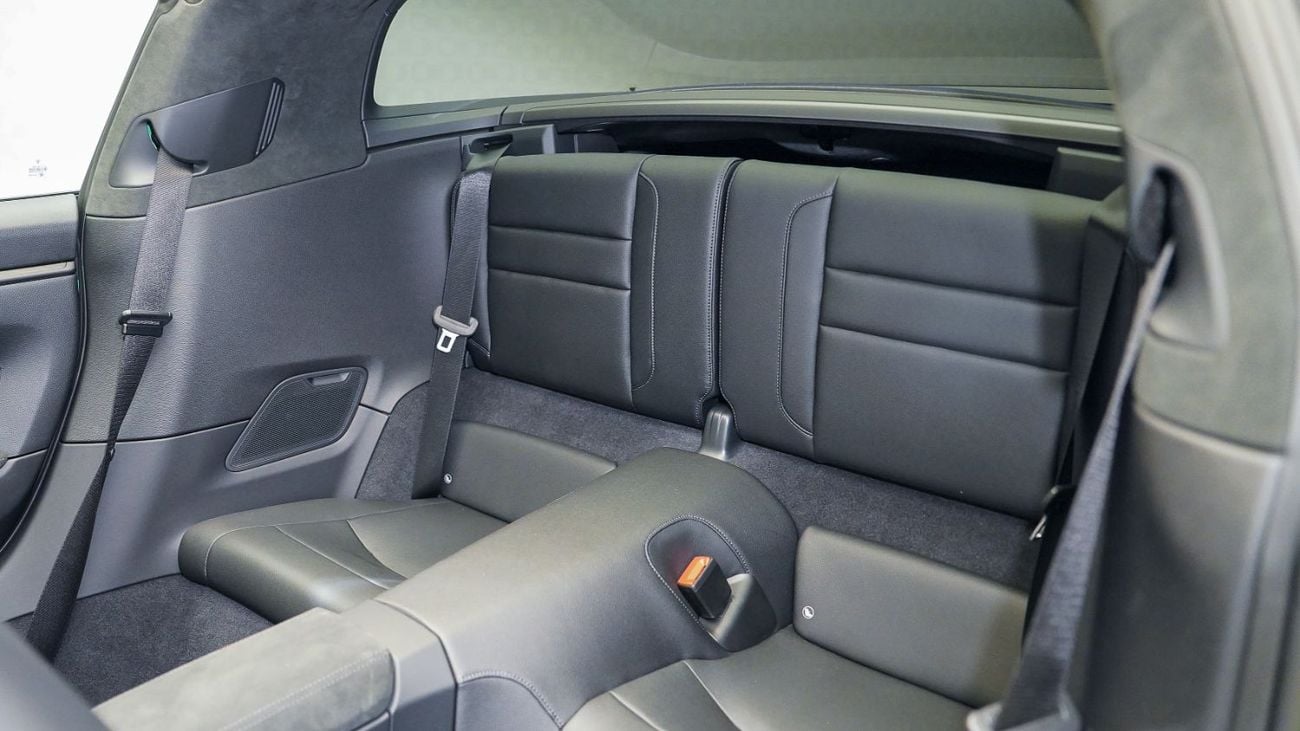 بورش 911 Targa 4GTS 3.0L (475 HP)