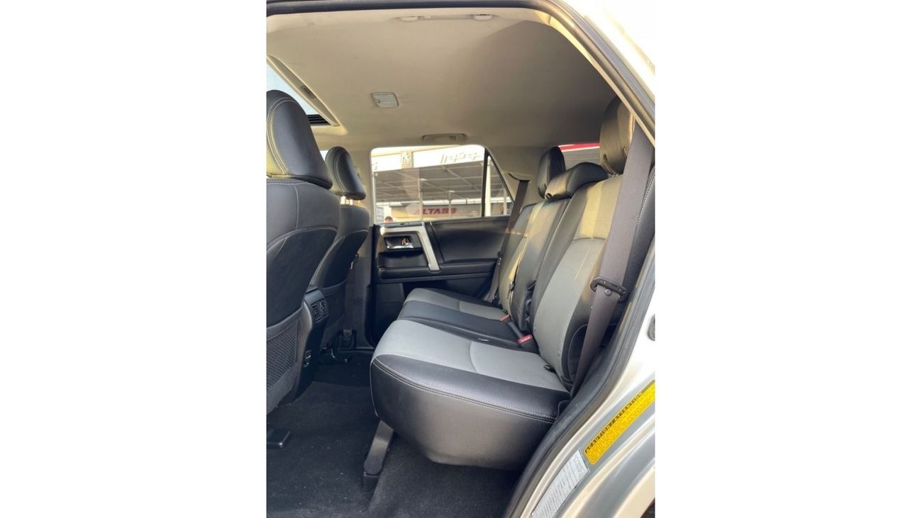 تويوتا Runner4 2019 TOYOTA 4RUNNER SR5 FULL OPTIONS IMPORTED FROM USA