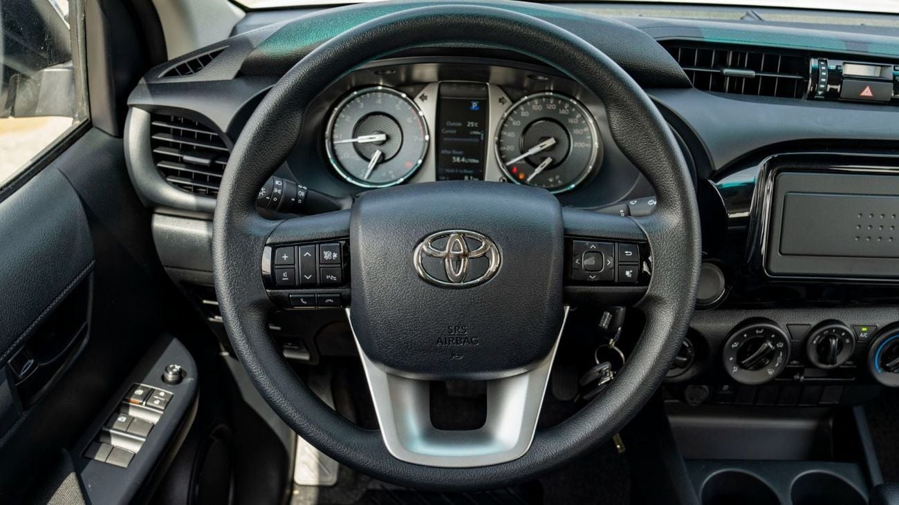 Toyota Hilux MID OPTION PETROL 2.7 AT