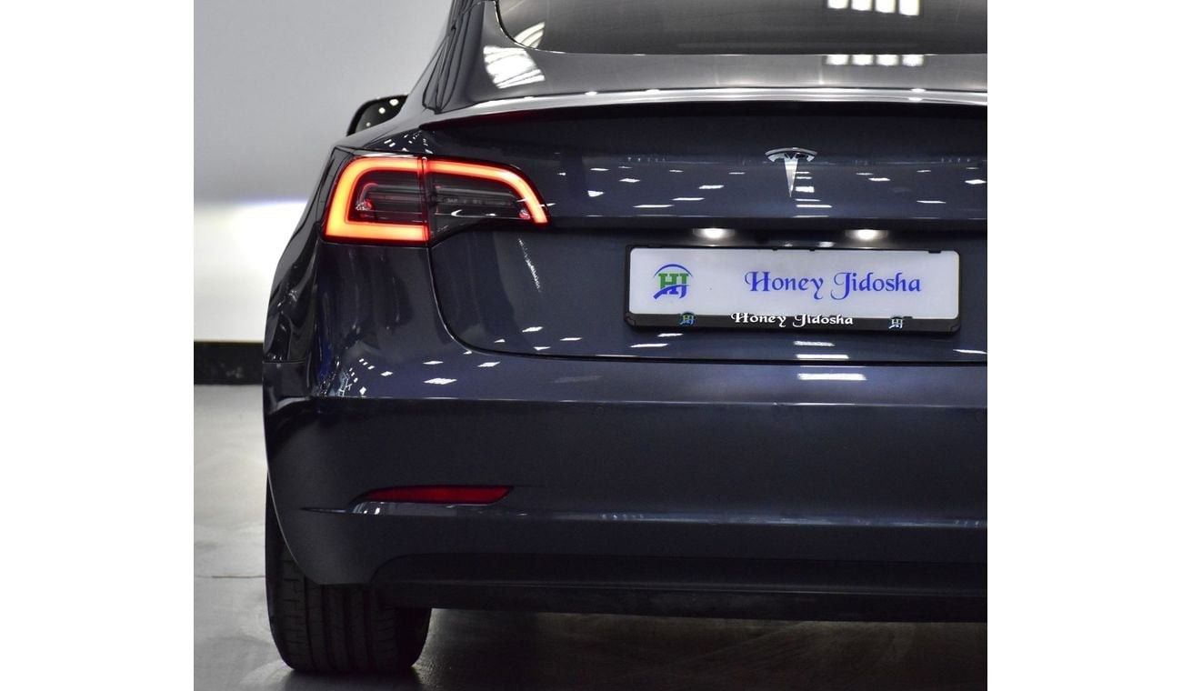 Tesla Model 3 EXCELLENT DEAL for our Tesla Model 3 Performance ( 2021 Model ) in Midnight Silver Color GCC Specs