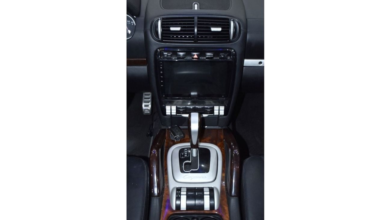 بورش كايان EXCELLENT DEAL for our Porsche Cayenne Turbo ( 2009 Model ) in Grey Color GCC Specs