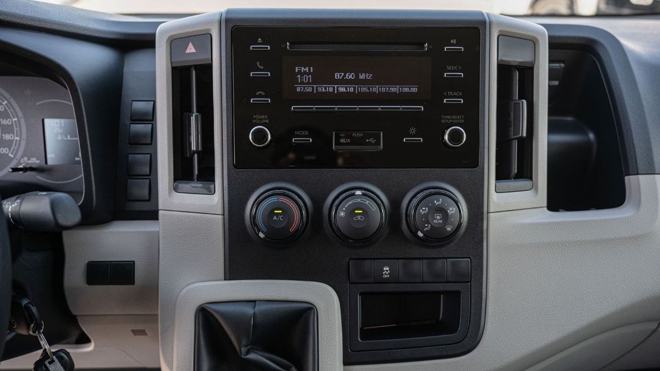 تويوتا هاياس HIACE 2.8L STANDER MT 2024