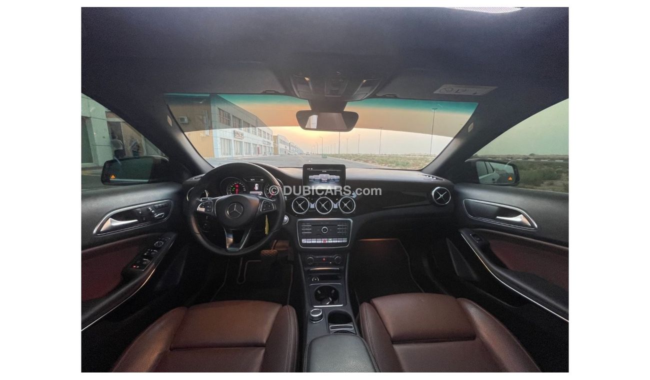 Mercedes-Benz CLA 250 Mercedes GLA 250 FREE ACCIDENT 2018 BLACK 180K GCC Automatic Gasoline 5 4 BLACK Price : 110000 Mobil