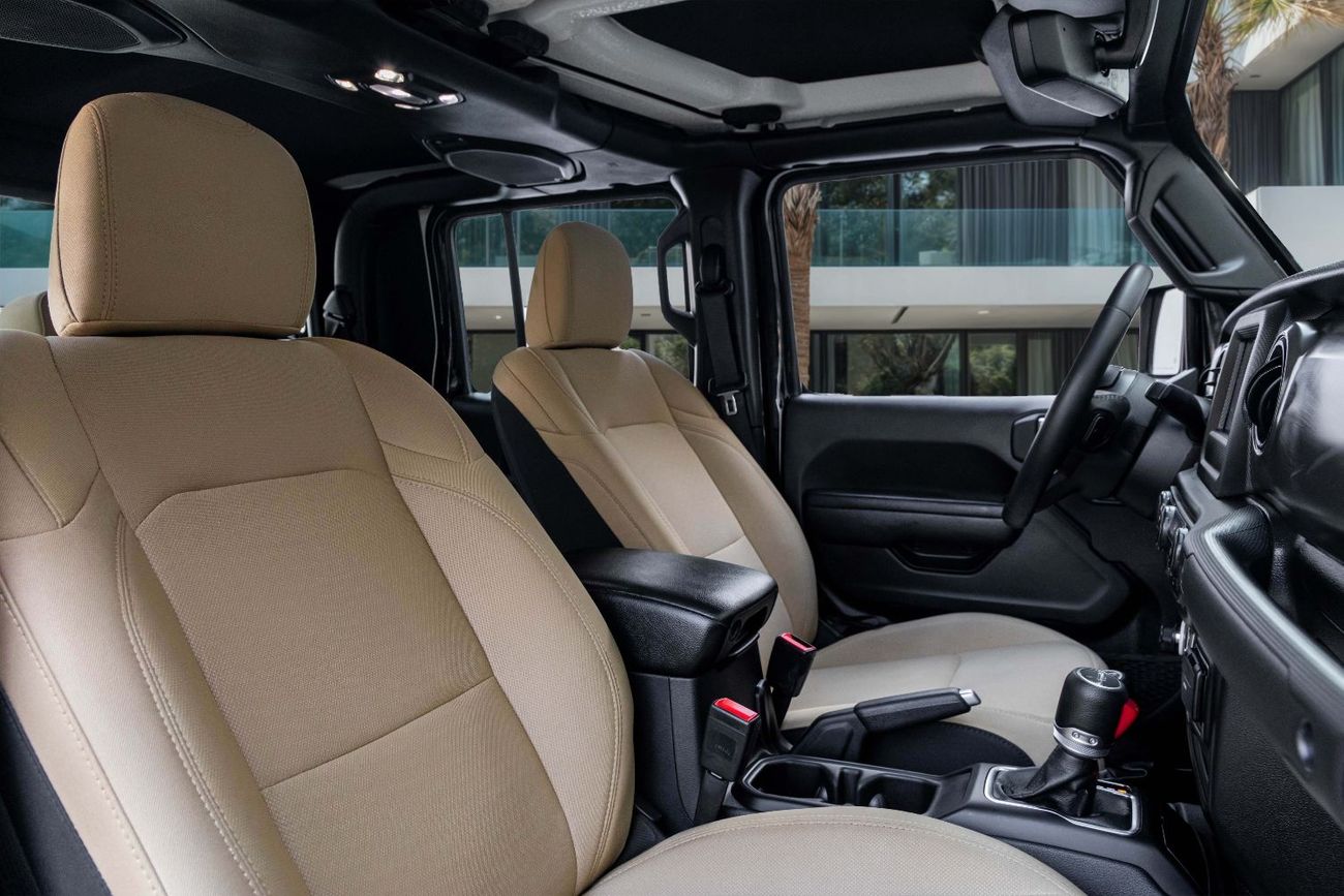 Jeep Gladiator Sport | 2,937 P.M  | 0% Downpayment | Perfect Condition!