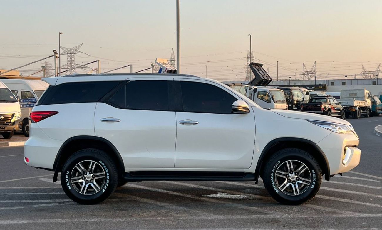 تويوتا فورتونر 2020 Toyota Fortuner EXR – 2.7L V4 – 4x4 AWD – Rear Camera & Sensors – Cruise Control – 68,000 km –