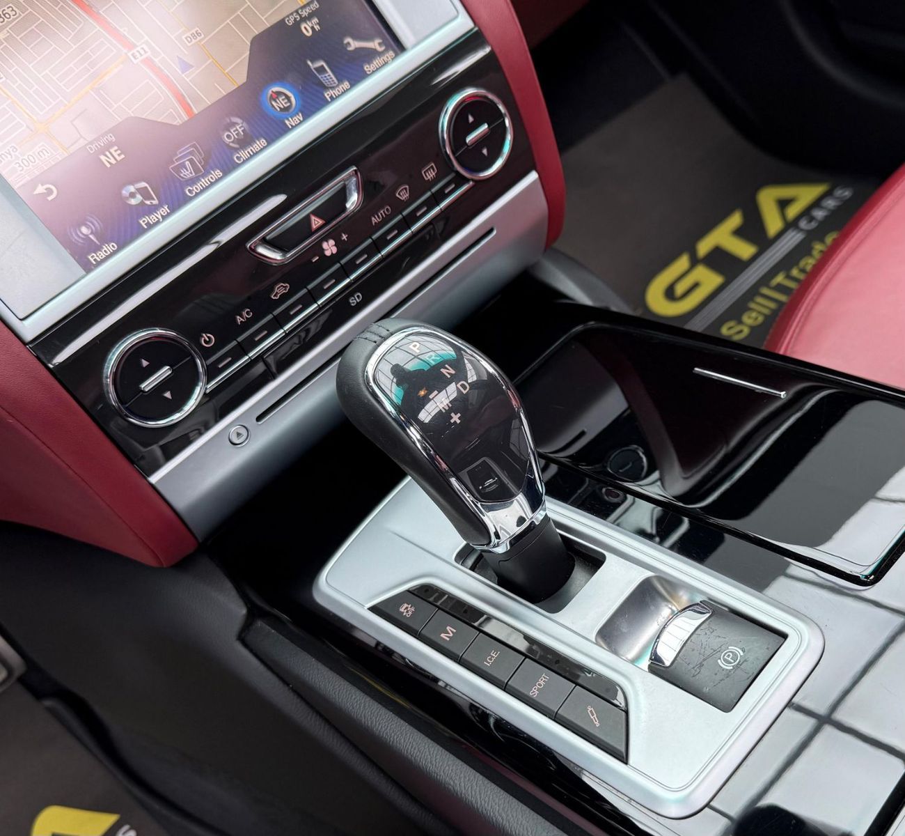 Maserati Quattroporte GTS 3.8L 2015 Maserati Quattroporte GTS, Service History, Very Low Km, Excellent Condition, GCC