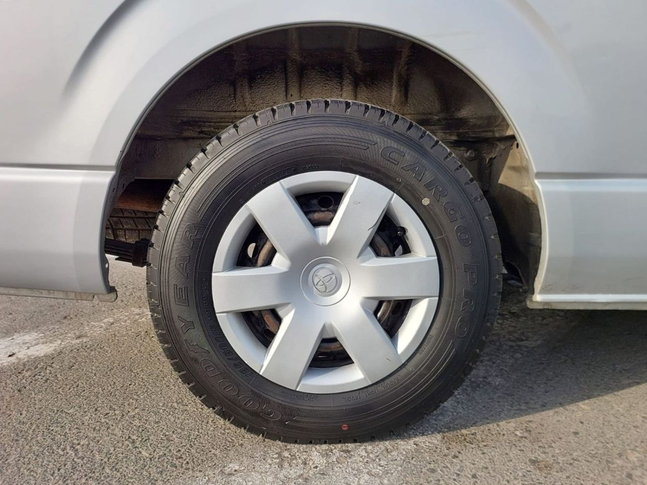 Toyota Hiace TOYOTA HIACE COMMUTER VAN RHD 2011 MODEL 2.7 L PETROL AUTOMATIC(PM24057)