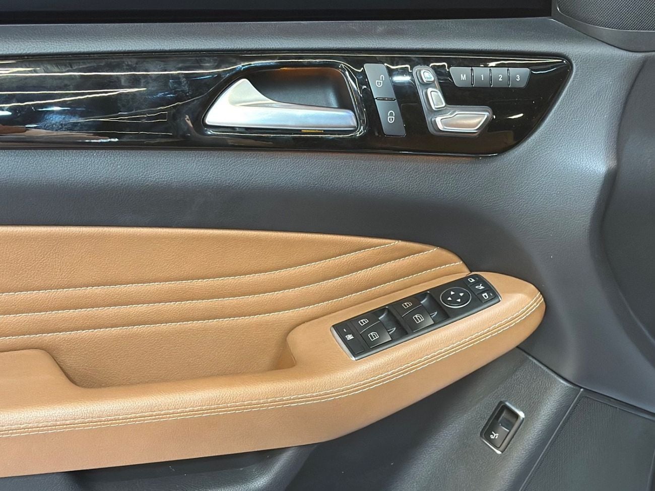 مرسيدس بنز GLE 43 AMG MERCEDES-BENZ GLE 43 AMG | GCC | 2019 | FULL OPTIONS LIKE NEW