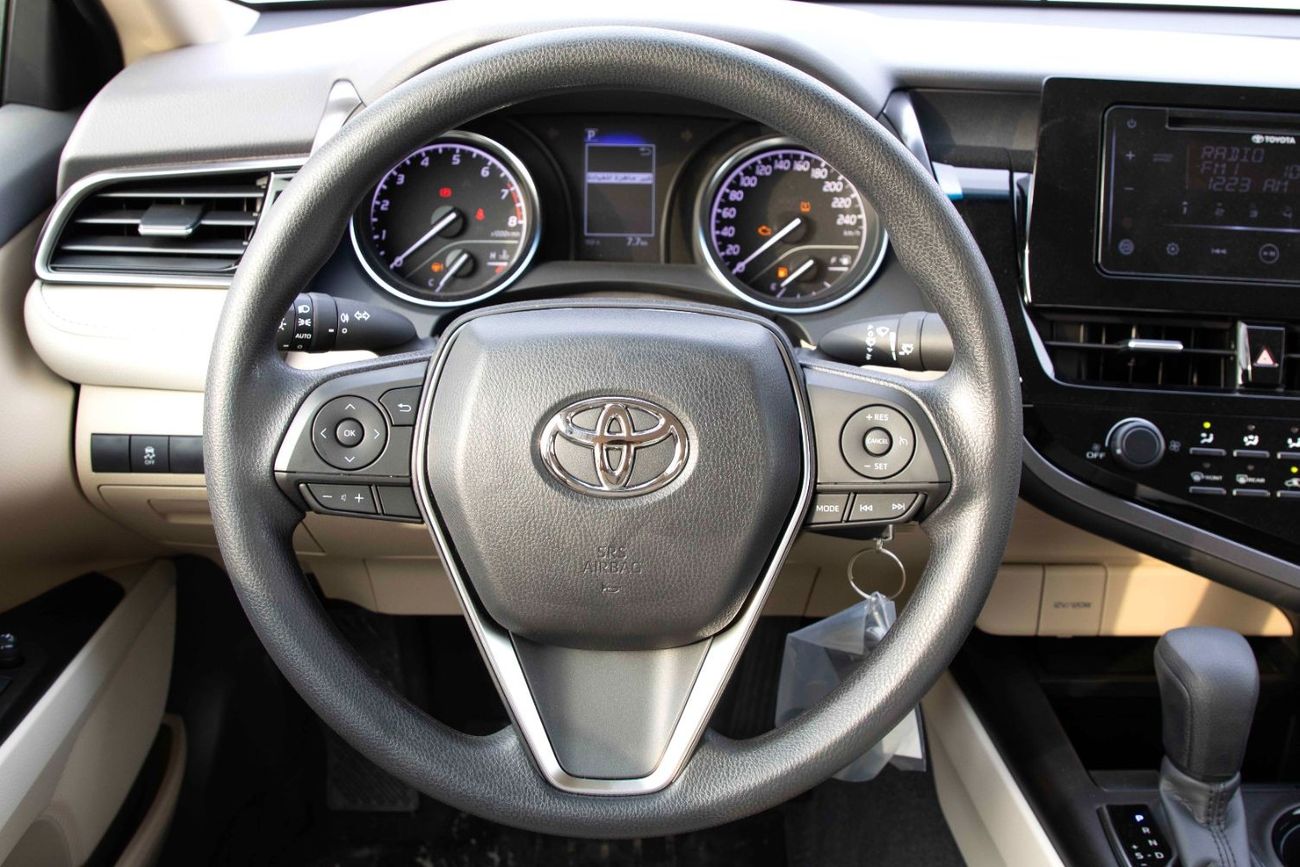 Toyota Camry 2024 Toyota Camry 2.5 LE - Super White inside Beige